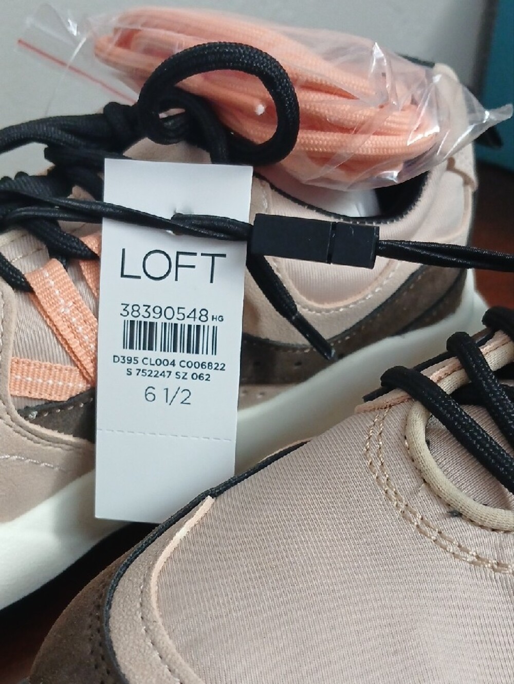 LOFT Versa 'Missy' Women's Athletic Sneakers - Picture 4 of 13